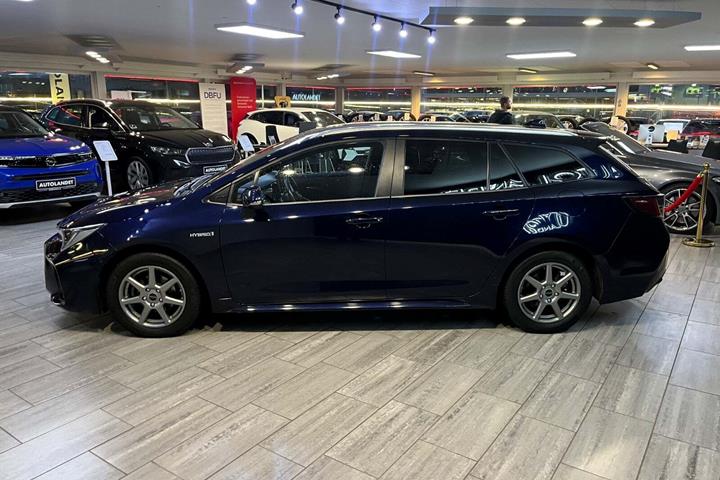 Blå Suzuki Swace fra 2020