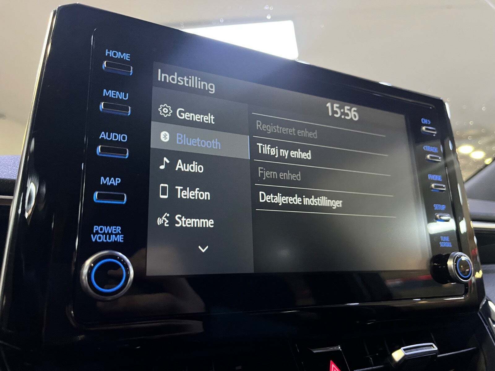 Blå Suzuki Swace fra 2020