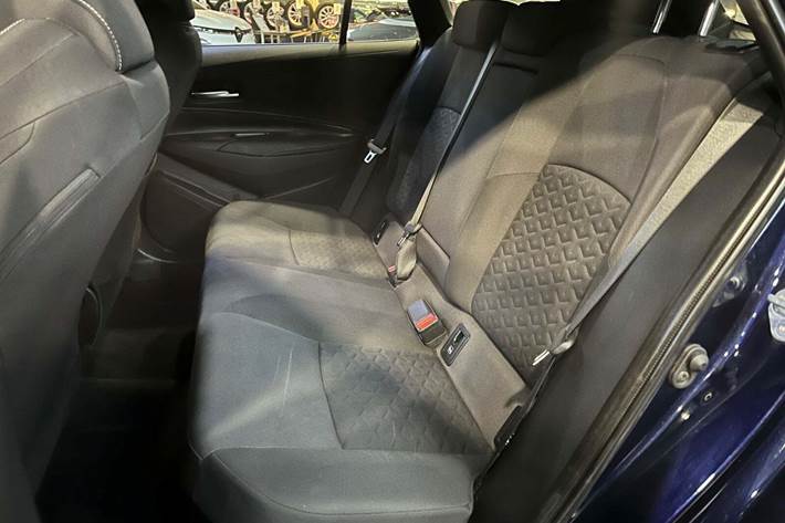 Blå Suzuki Swace fra 2020