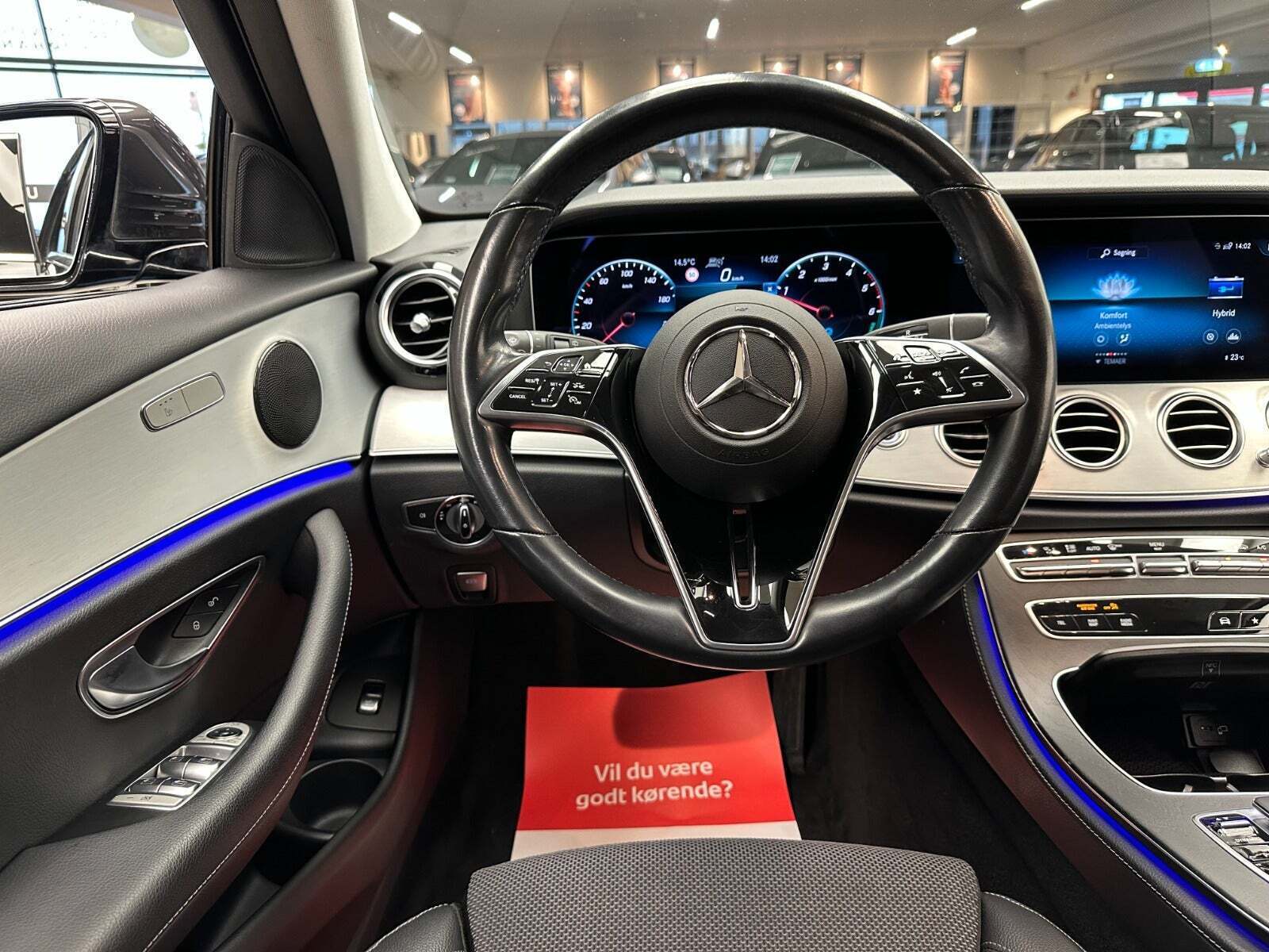 Sort Mercedes E300 de fra 2022