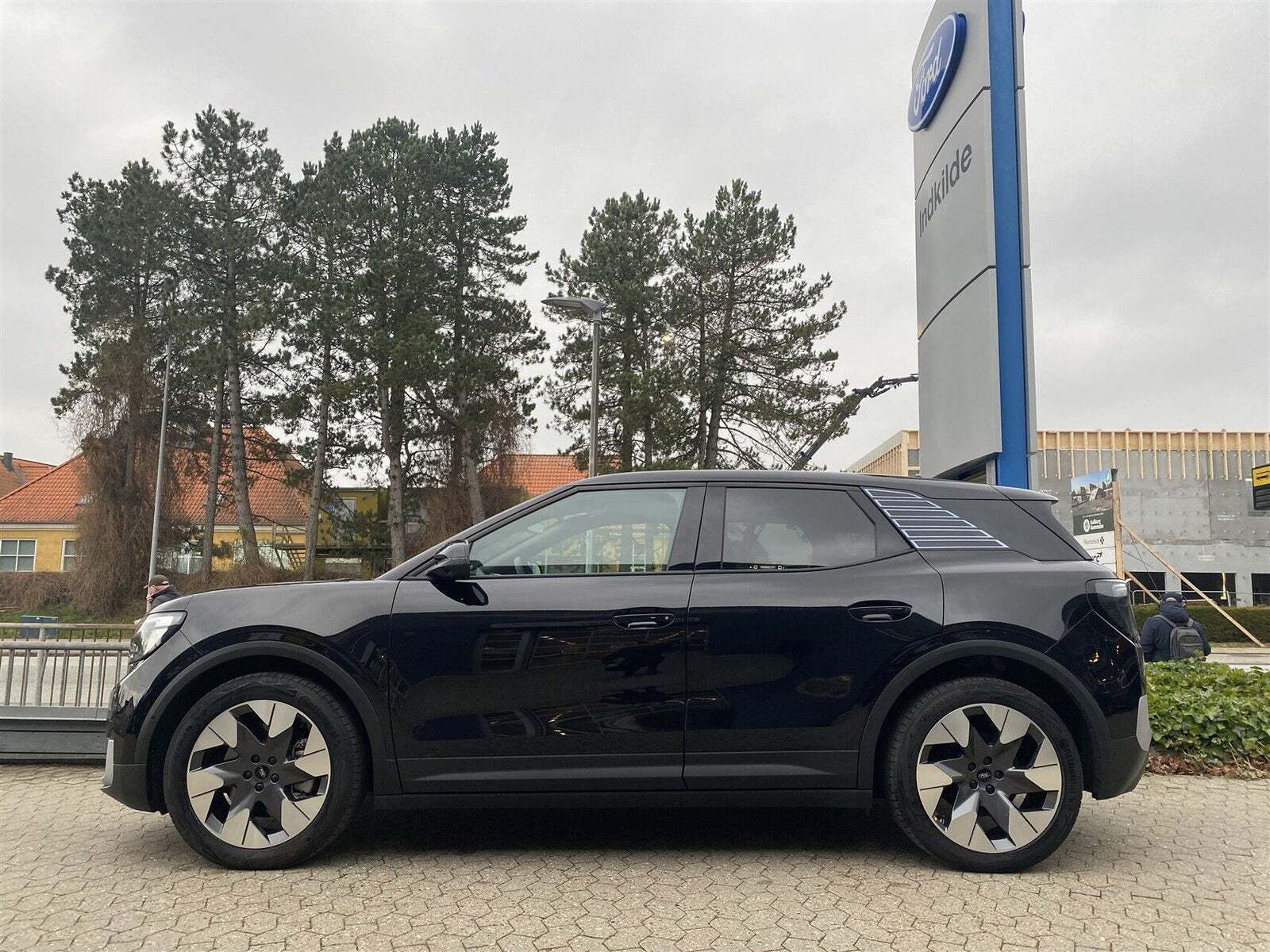 Ford Explorer 82 Premium Extended Range