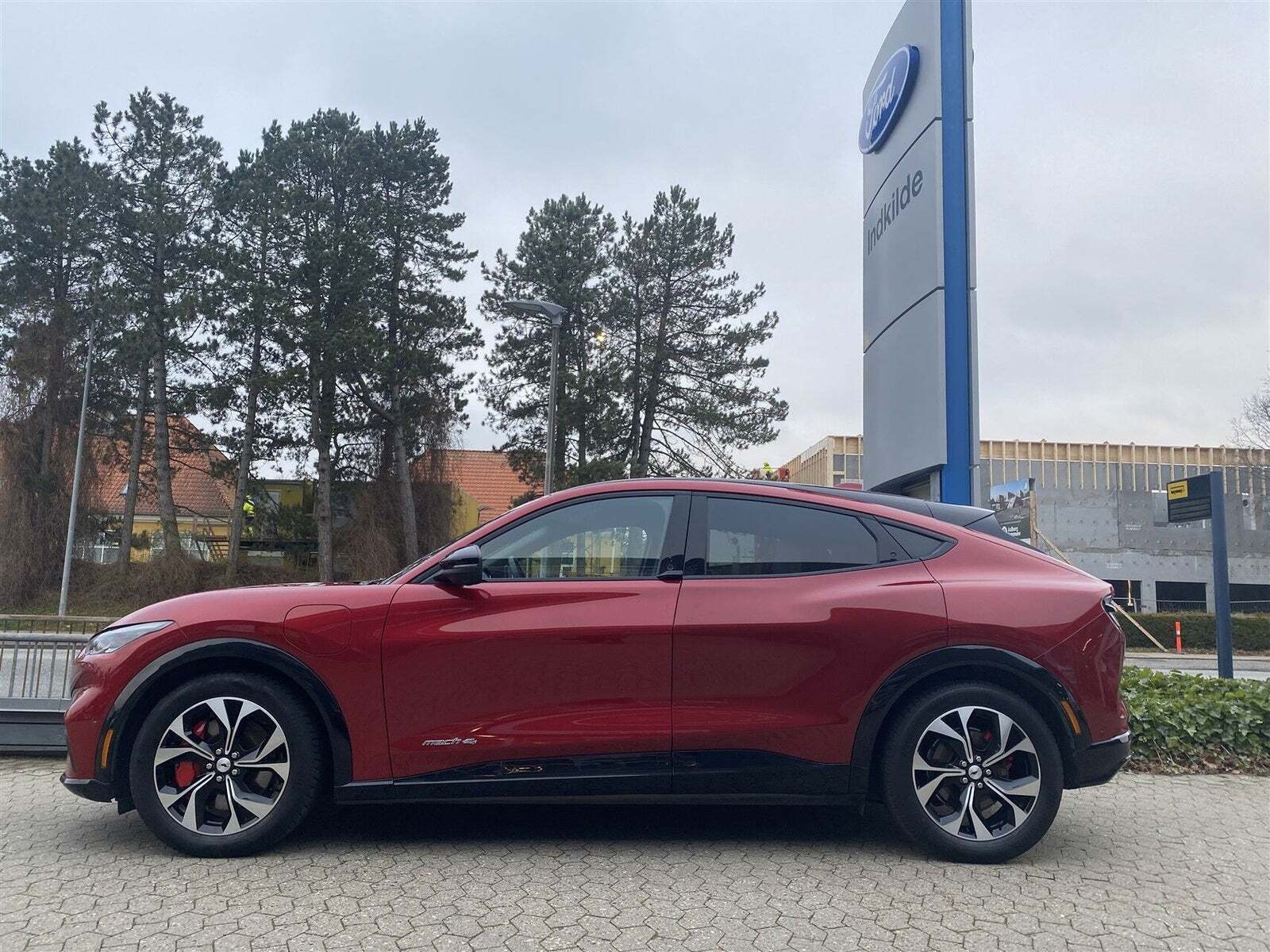 Ford Mustang Mach-E 75 Premium Standard Range AWD