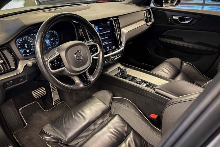 Sølv Volvo V60 fra 2021