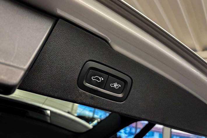 Sølv Volvo V60 fra 2021