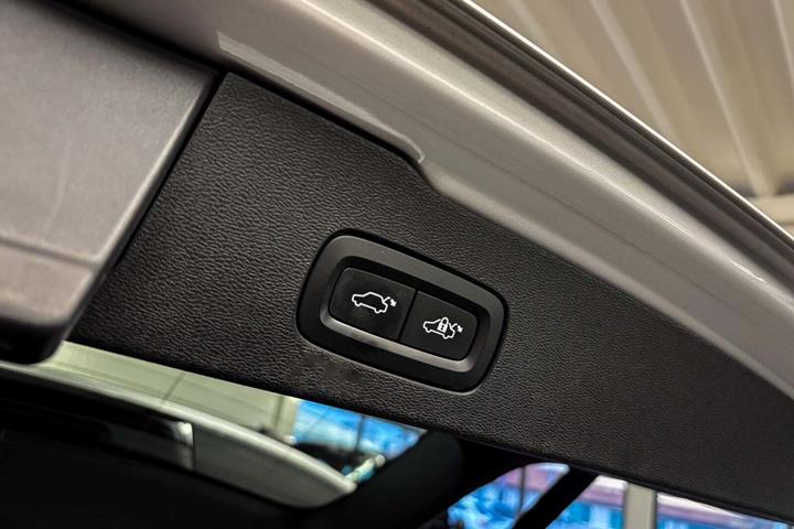 Sølv Volvo V60 fra 2021