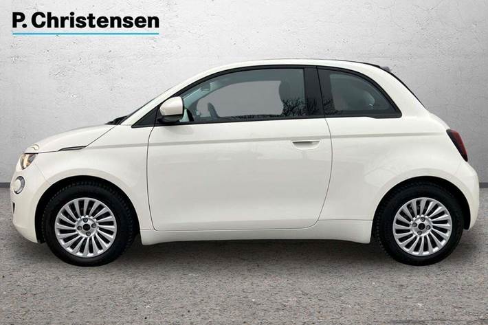 Hvid Fiat 500e fra 2023