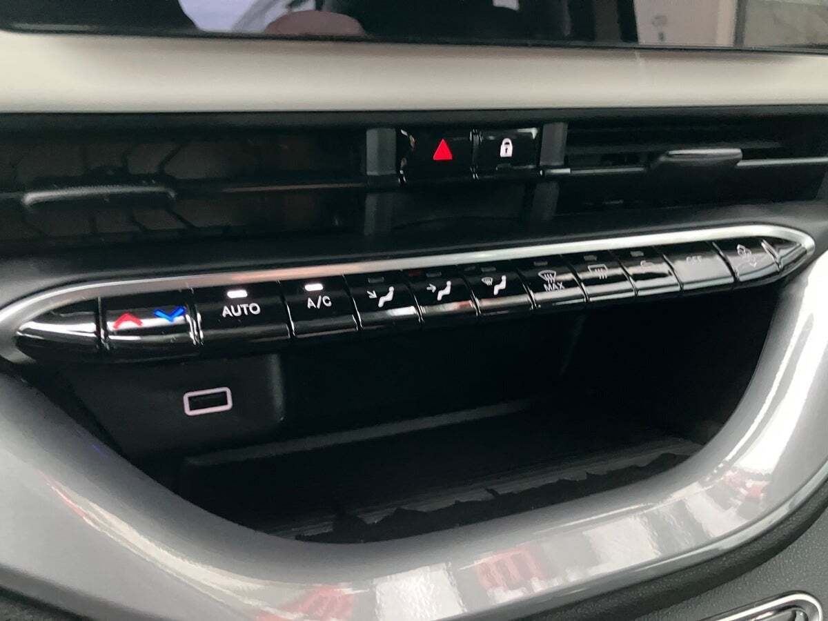 Hvid Fiat 500e fra 2023