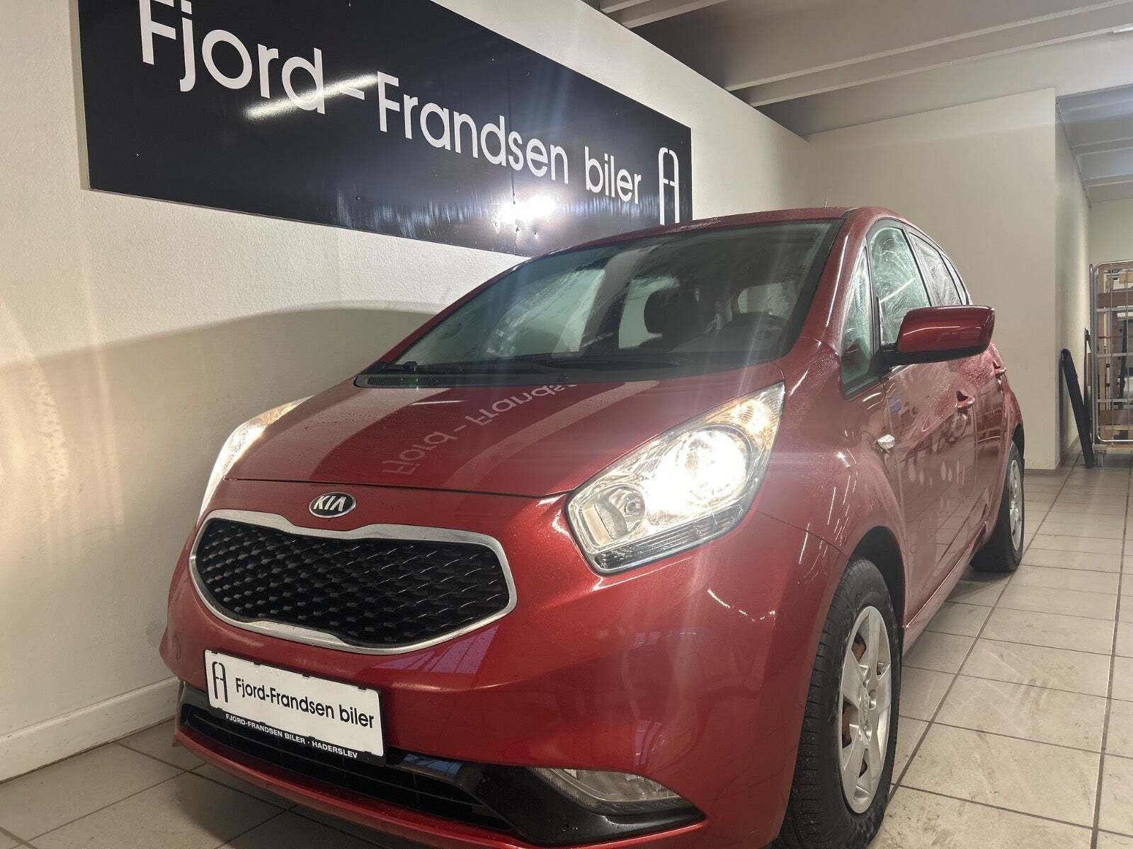 Rød Kia Venga fra 2016