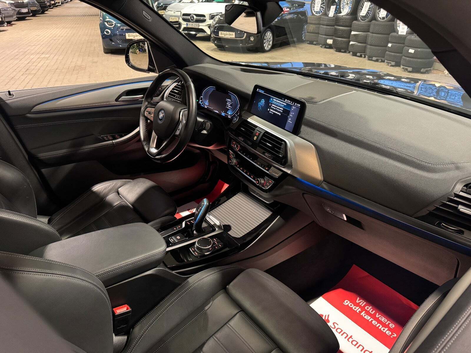 Blå BMW iX3 fra 2021