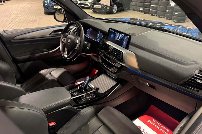 Blå BMW iX3 fra 2021