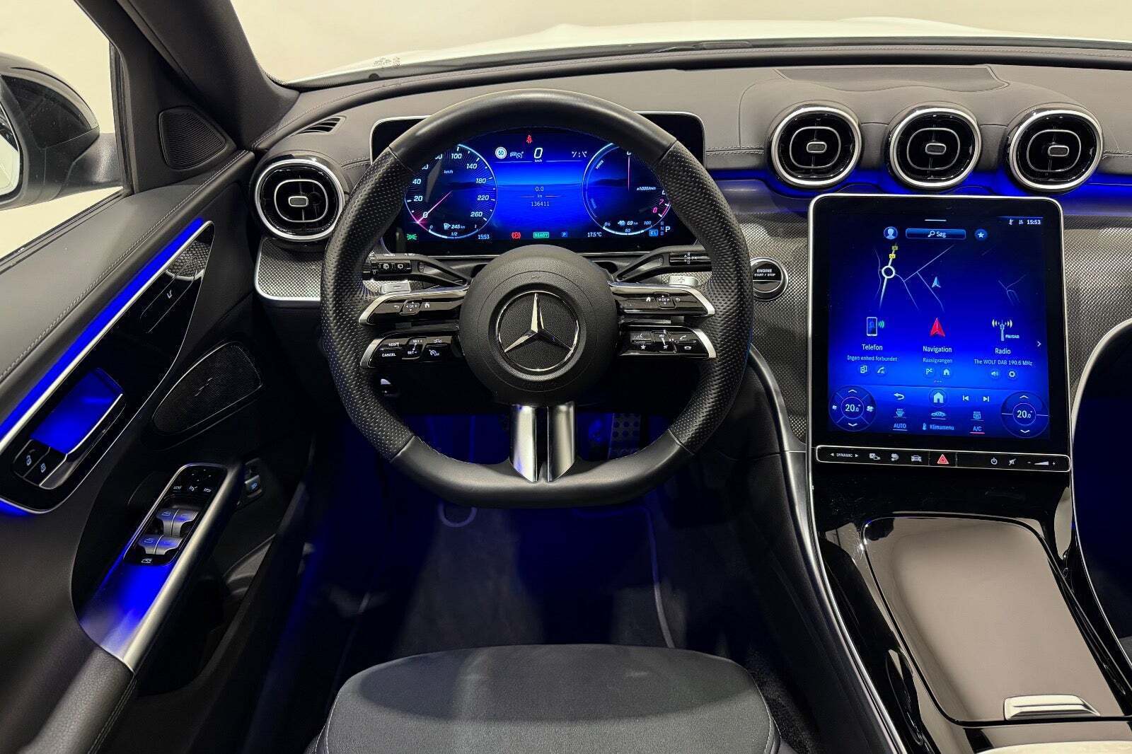 Hvid Mercedes C300 e fra 2023