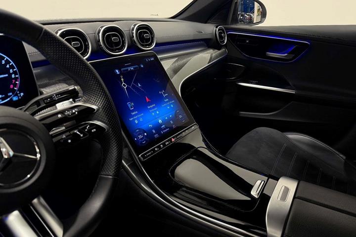 Hvid Mercedes C300 e fra 2023