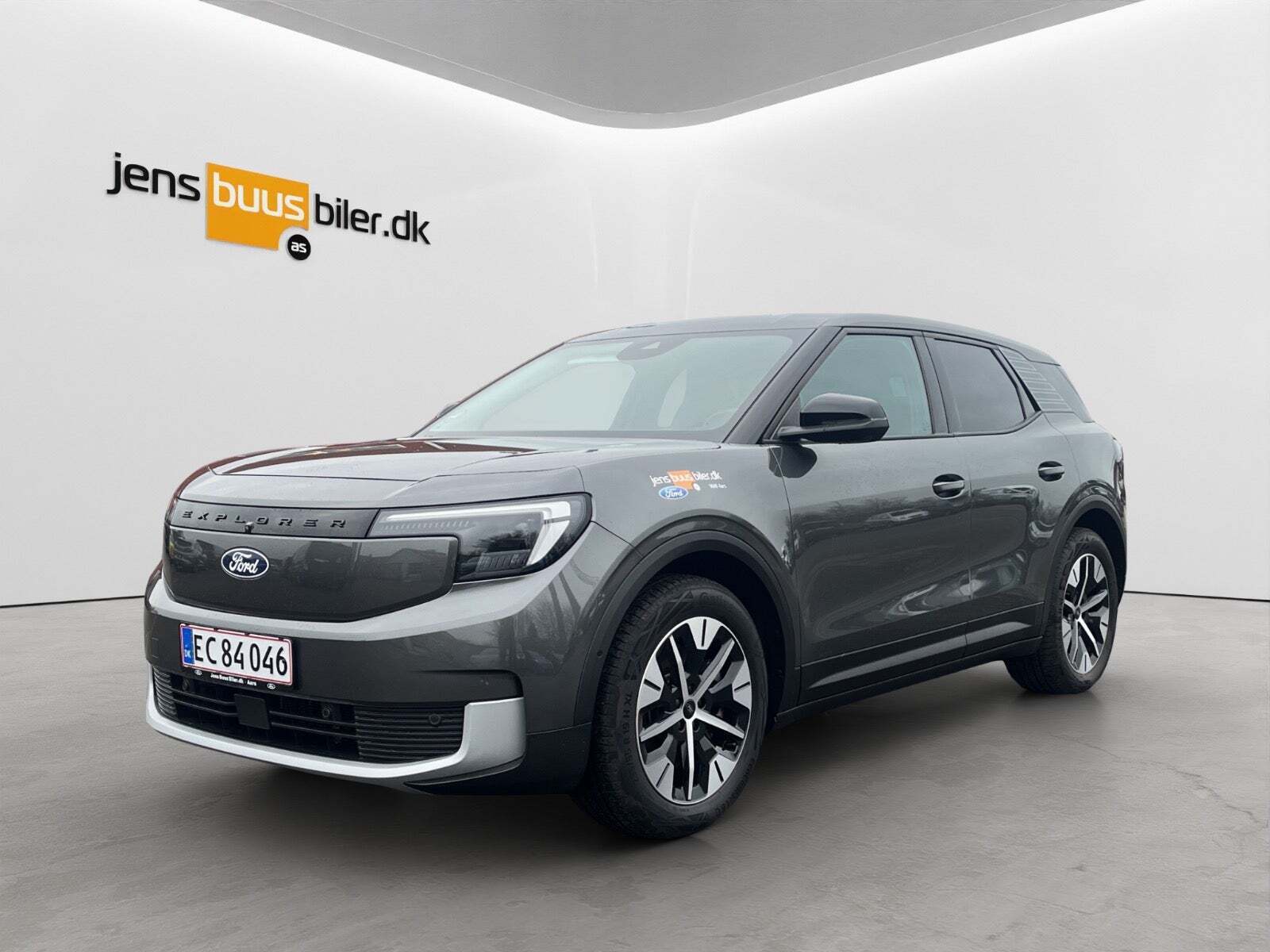 Ford Explorer 82 Select Extended Range