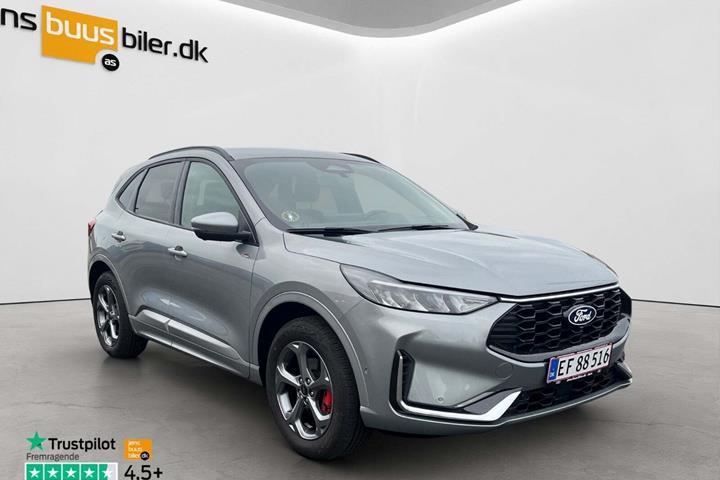 Grå Ford Kuga fra 2024 set udefra