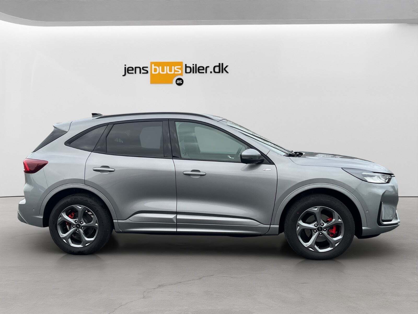 Grå Ford Kuga fra 2024