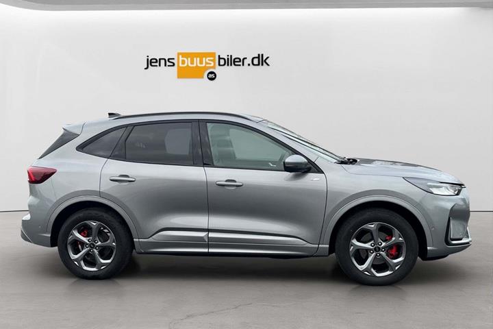 Grå Ford Kuga fra 2024