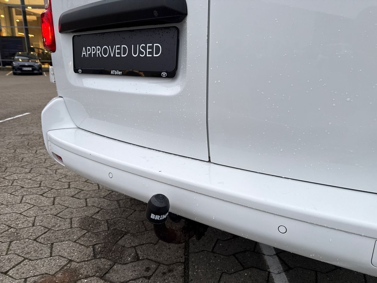 Hvid Toyota ProAce fra 2020
