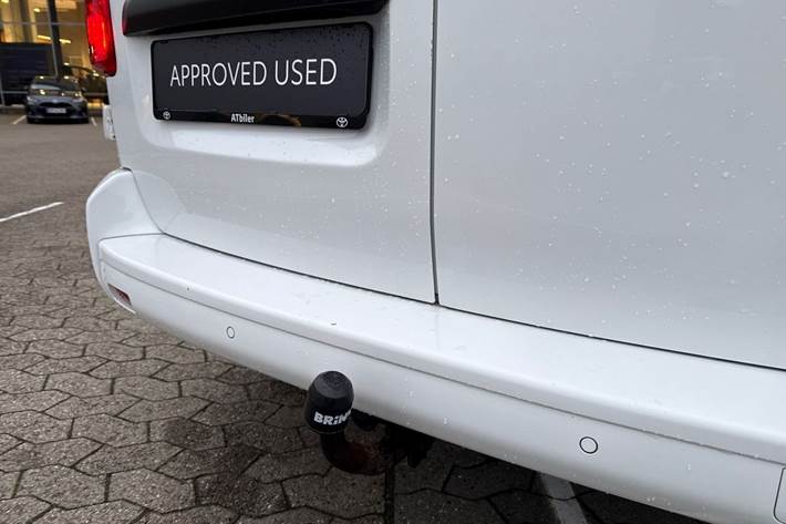 Hvid Toyota ProAce fra 2020