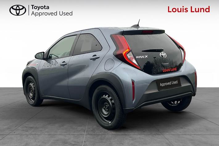Grå Toyota Aygo X fra 2024