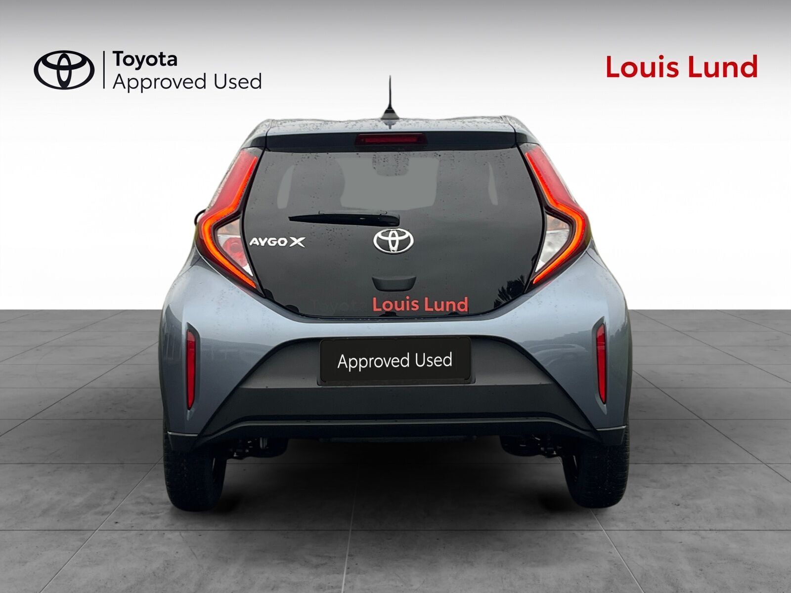 Grå Toyota Aygo X fra 2024