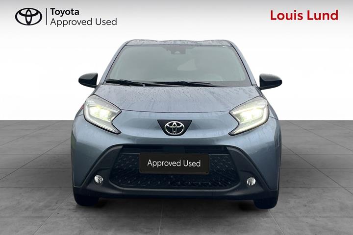 Grå Toyota Aygo X fra 2024