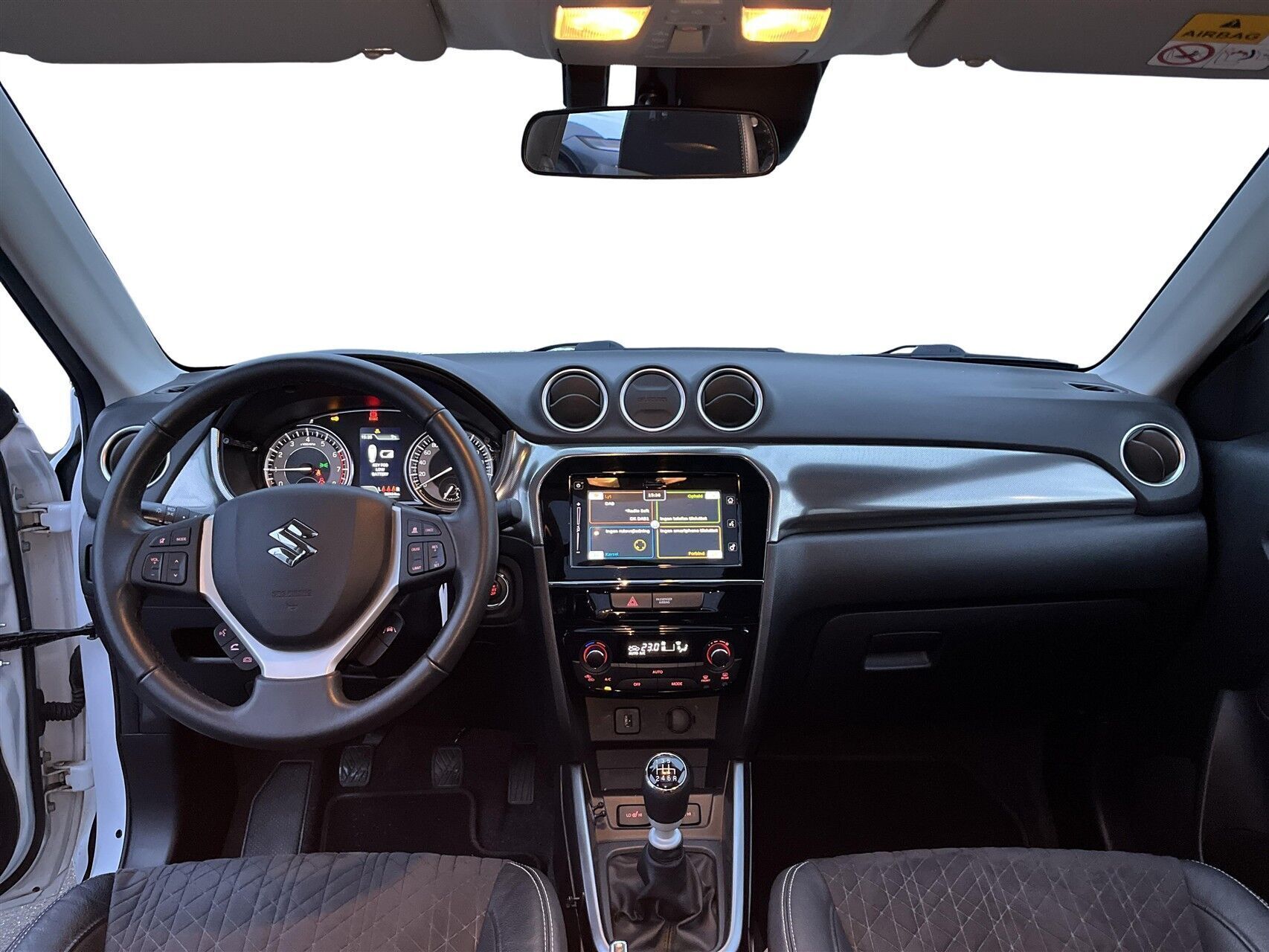 Hvid Suzuki Vitara fra 2024