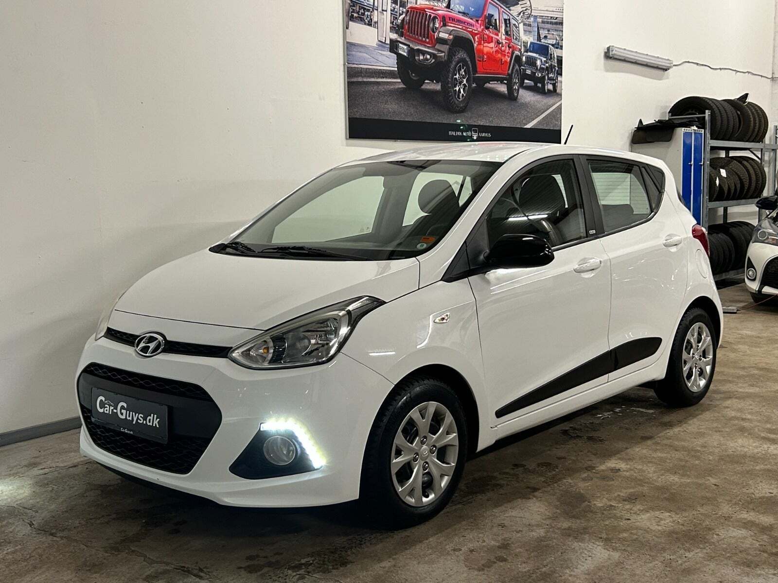 Hyundai i10 1,0 Black Line