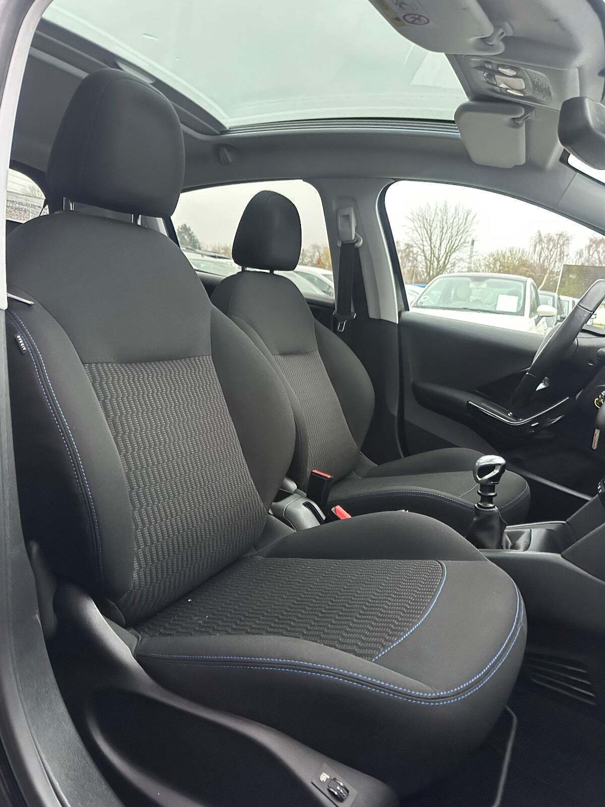 undefined Peugeot 208 fra 2019