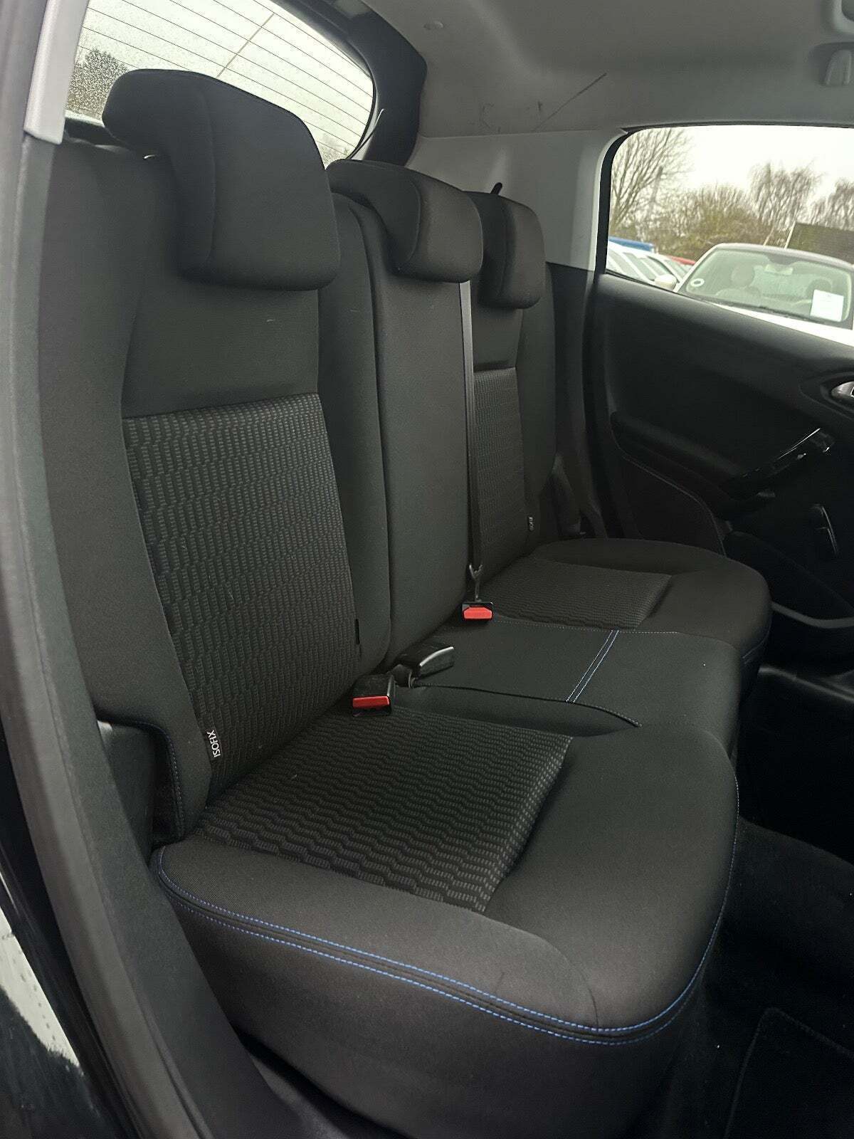 Peugeot 208 1,2 PureTech 110 Signature Sky