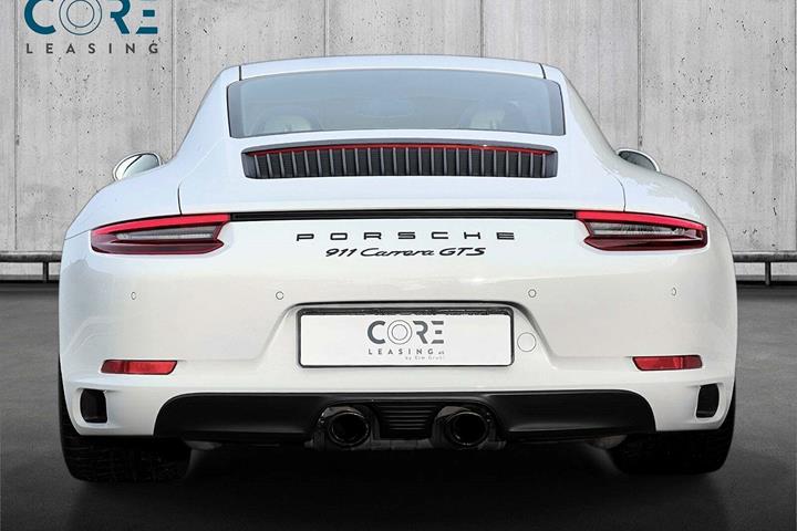 Hvid Porsche 911 Carrera GTS fra 2018 set udefra