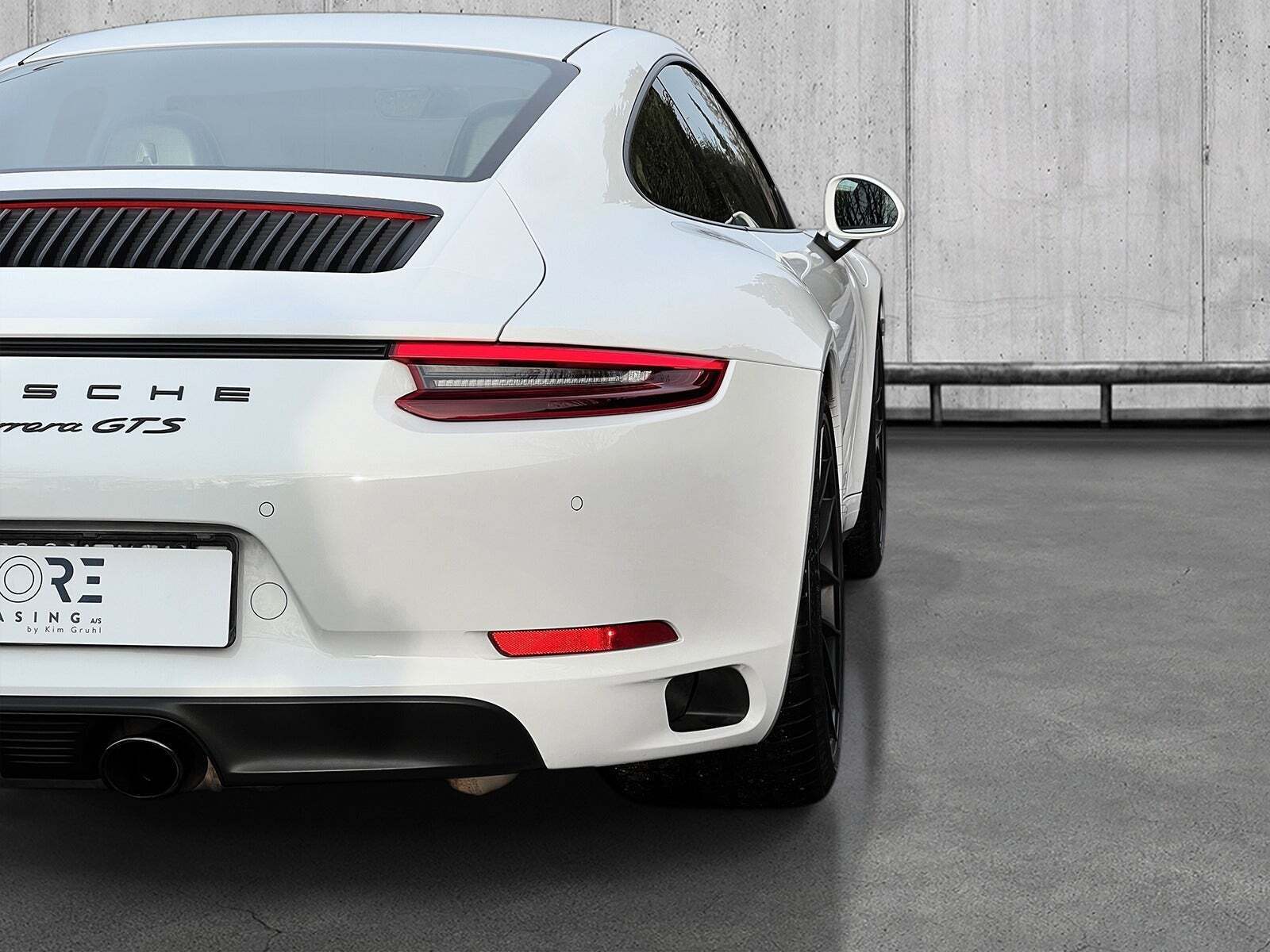 Hvid Porsche 911 Carrera GTS fra 2018