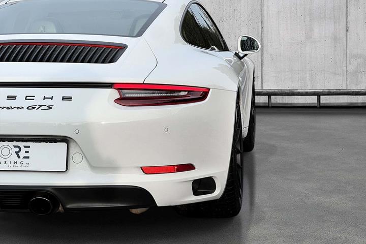 Hvid Porsche 911 Carrera GTS fra 2018