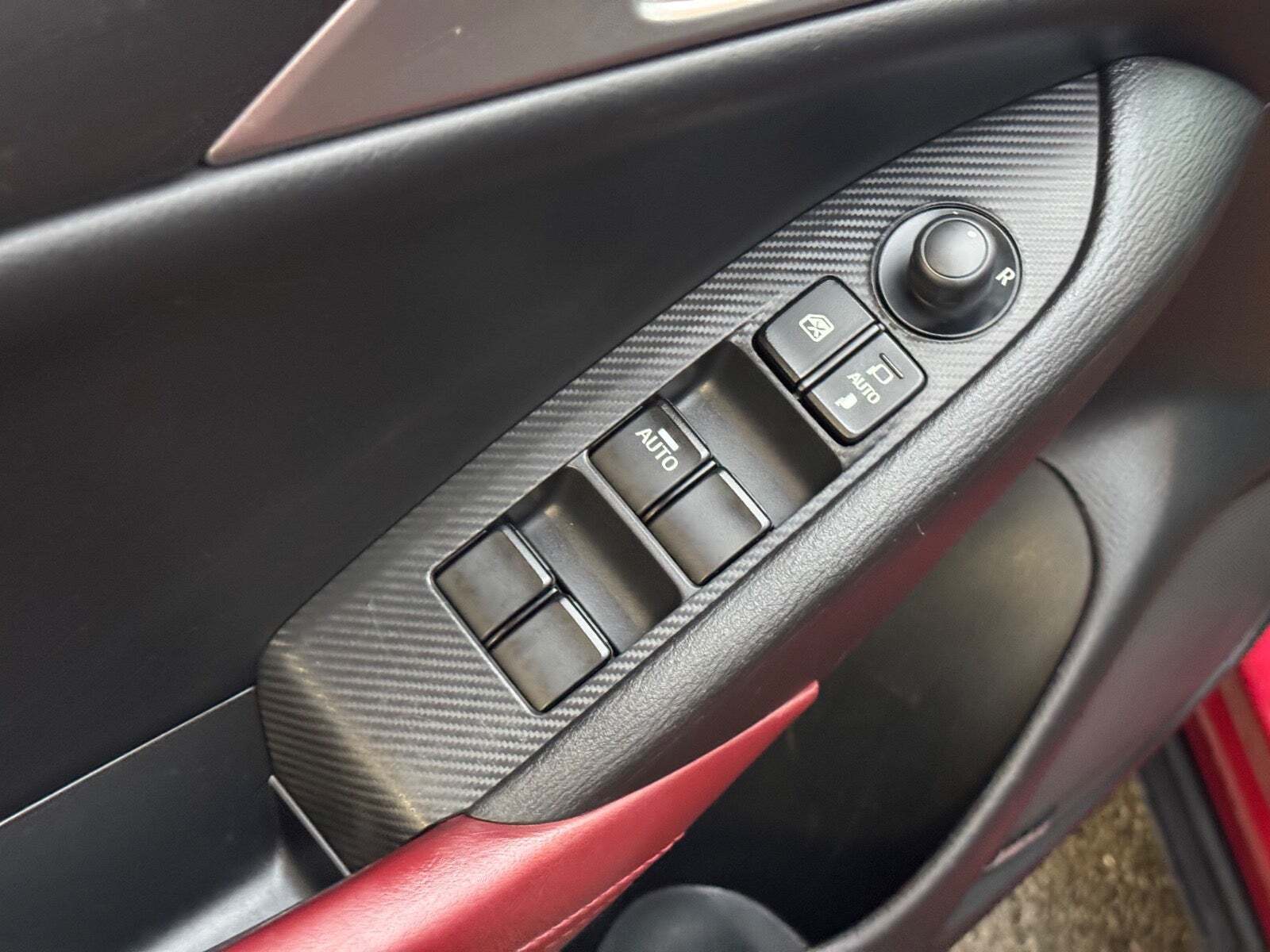 Rød Mazda CX-3 fra 2018