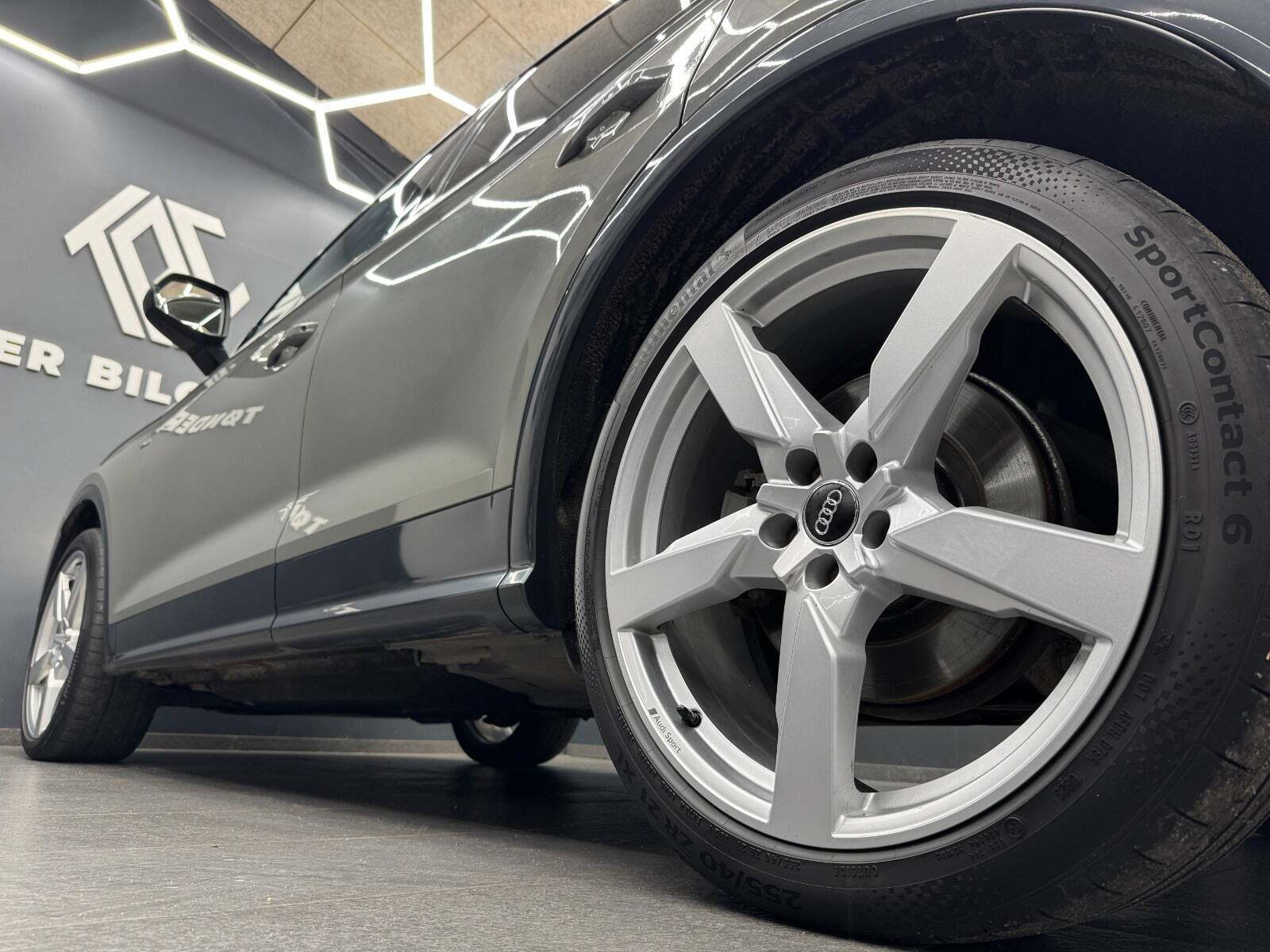 Grøn Audi Q5 fra 2018