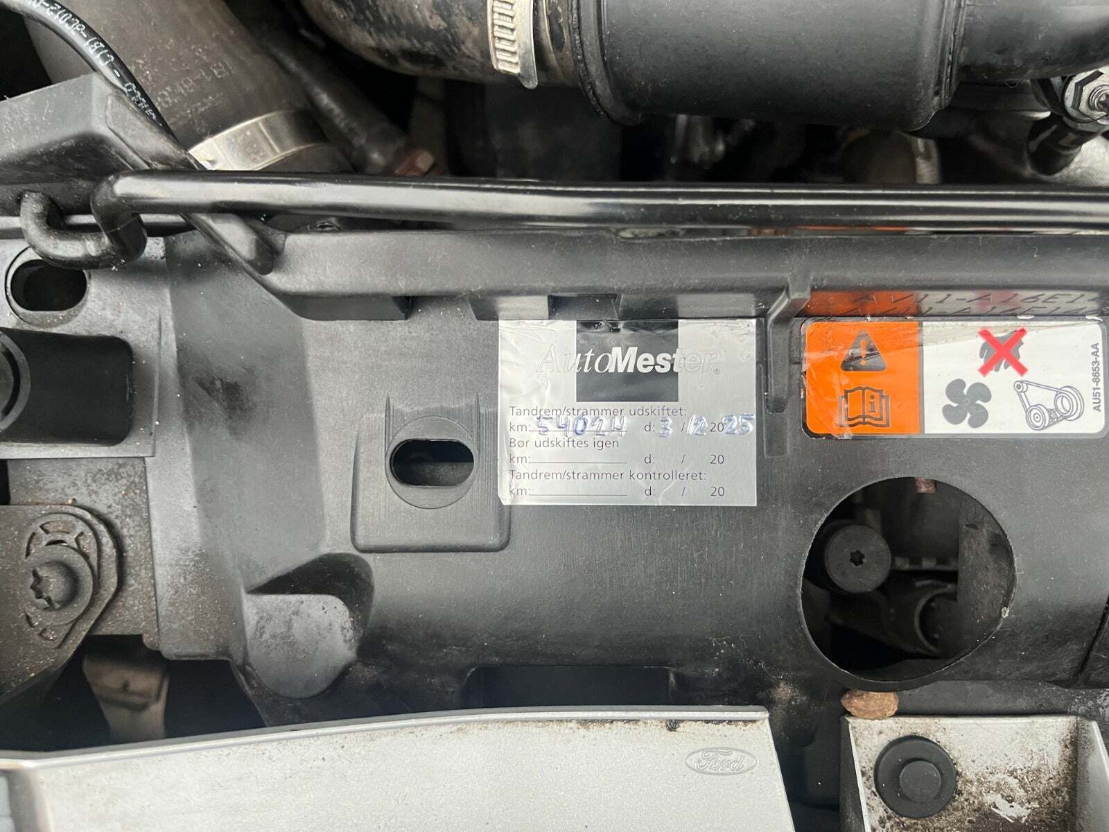 Gul Ford B-MAX fra 2015