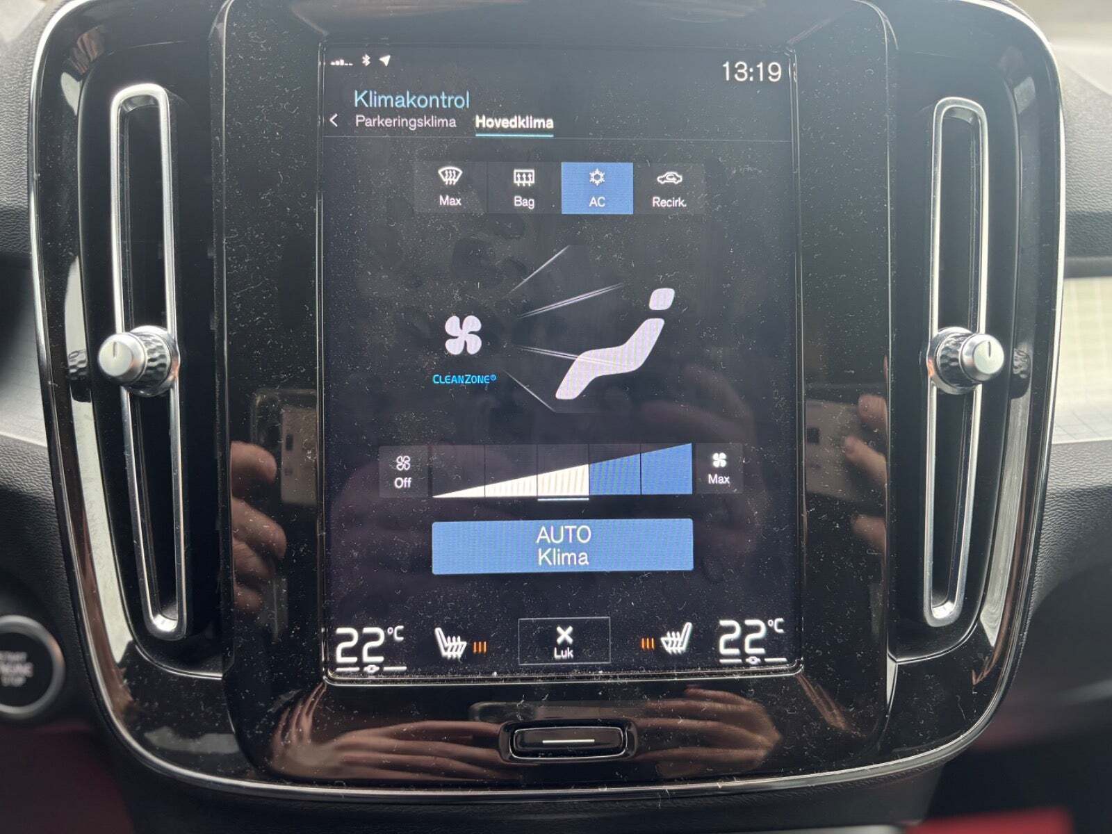 Sort Volvo XC40 fra 2023