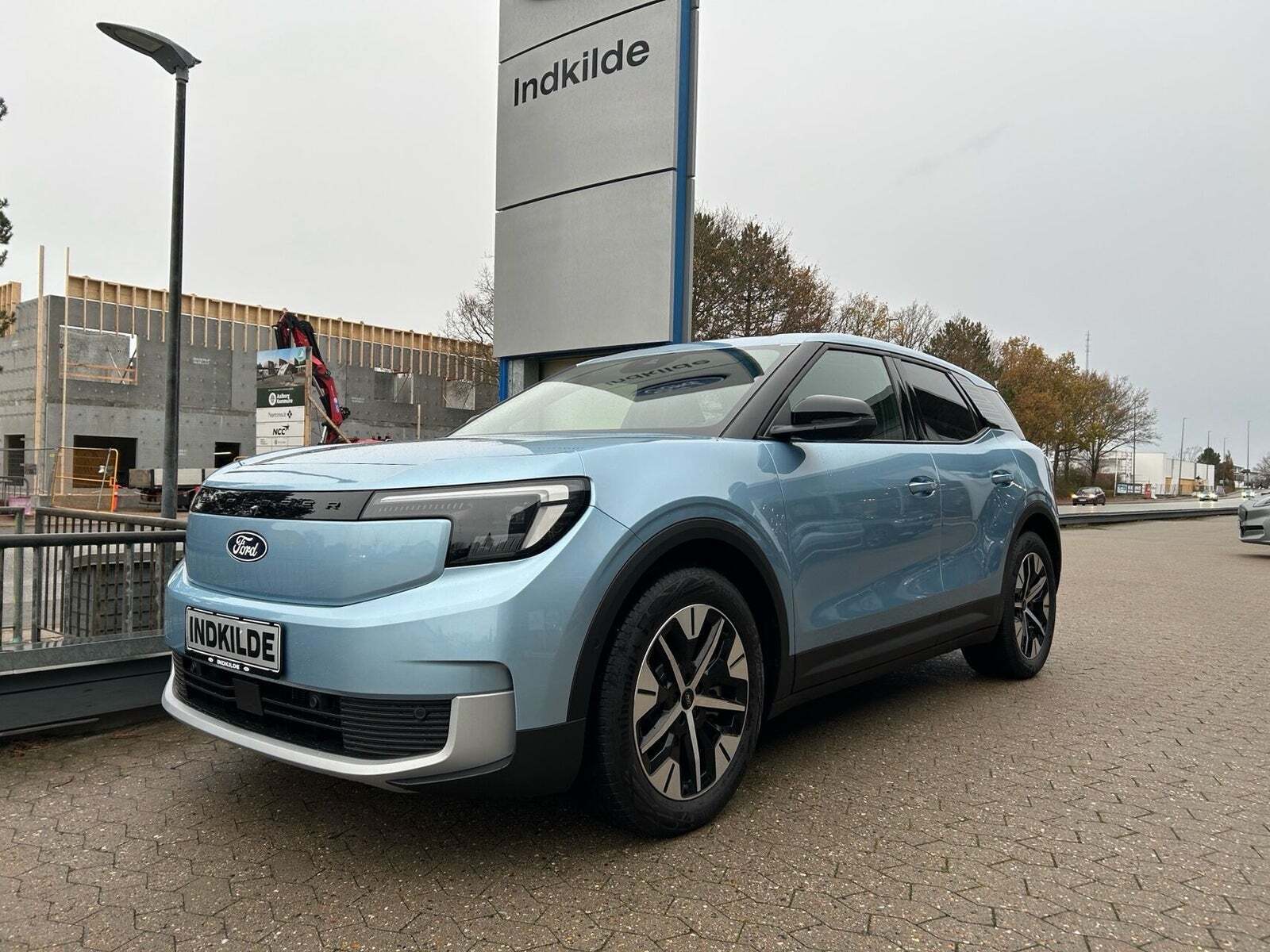 Ford Explorer 82 Select Extended Range