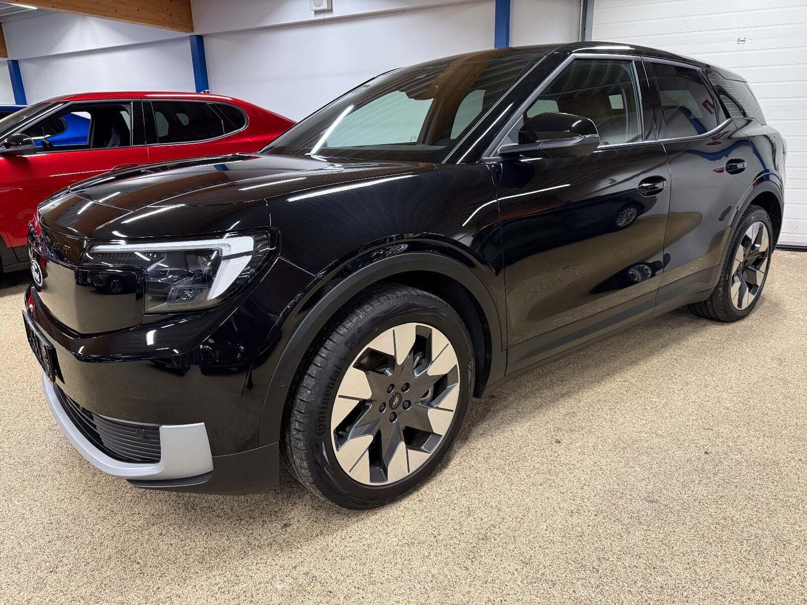 Ford Explorer 82 Premium Extended Range