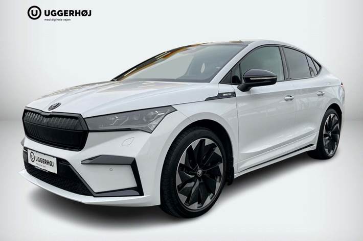 Hvid Skoda Enyaq fra 2025 set udefra