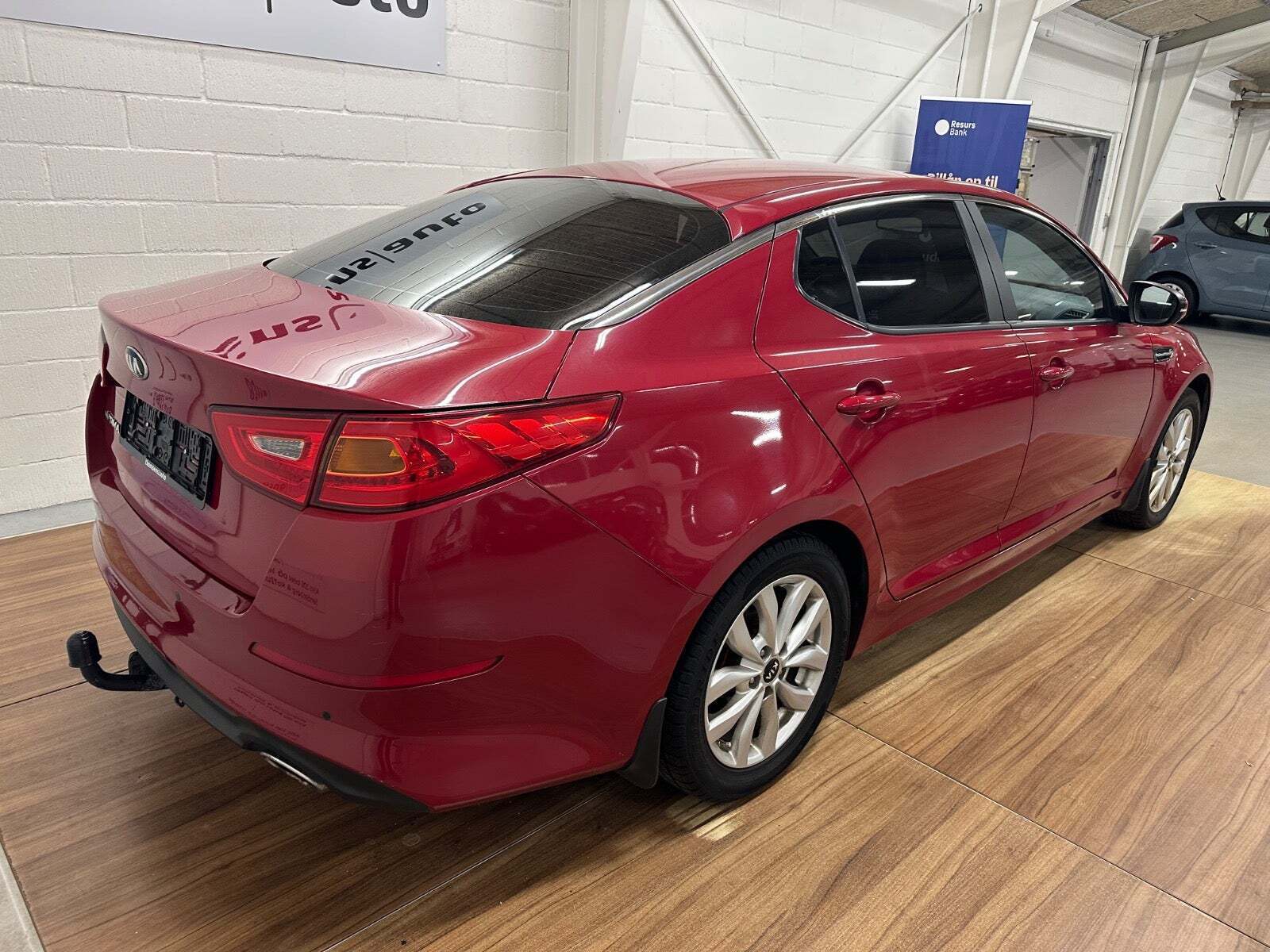 Rød Kia Optima fra 2015