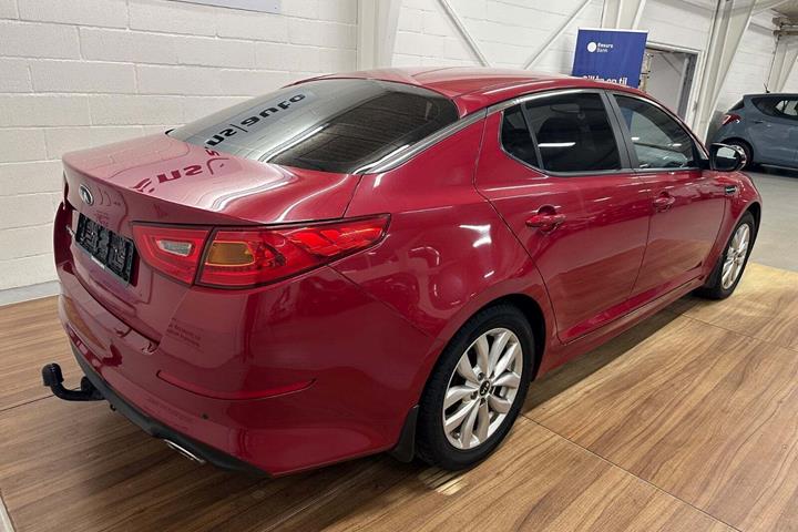Rød Kia Optima fra 2015
