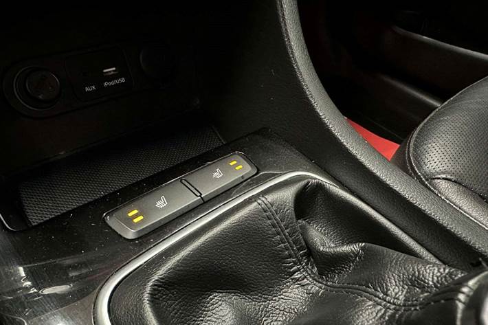 Rød Kia Optima fra 2015