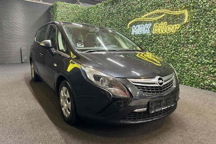undefined Opel Zafira Tourer fra 2014 set udefra