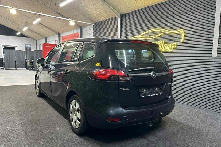 undefined Opel Zafira Tourer fra 2014
