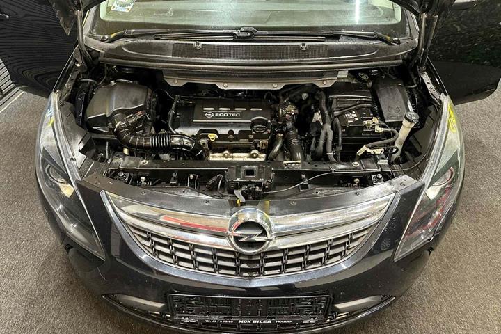 undefined Opel Zafira Tourer fra 2014