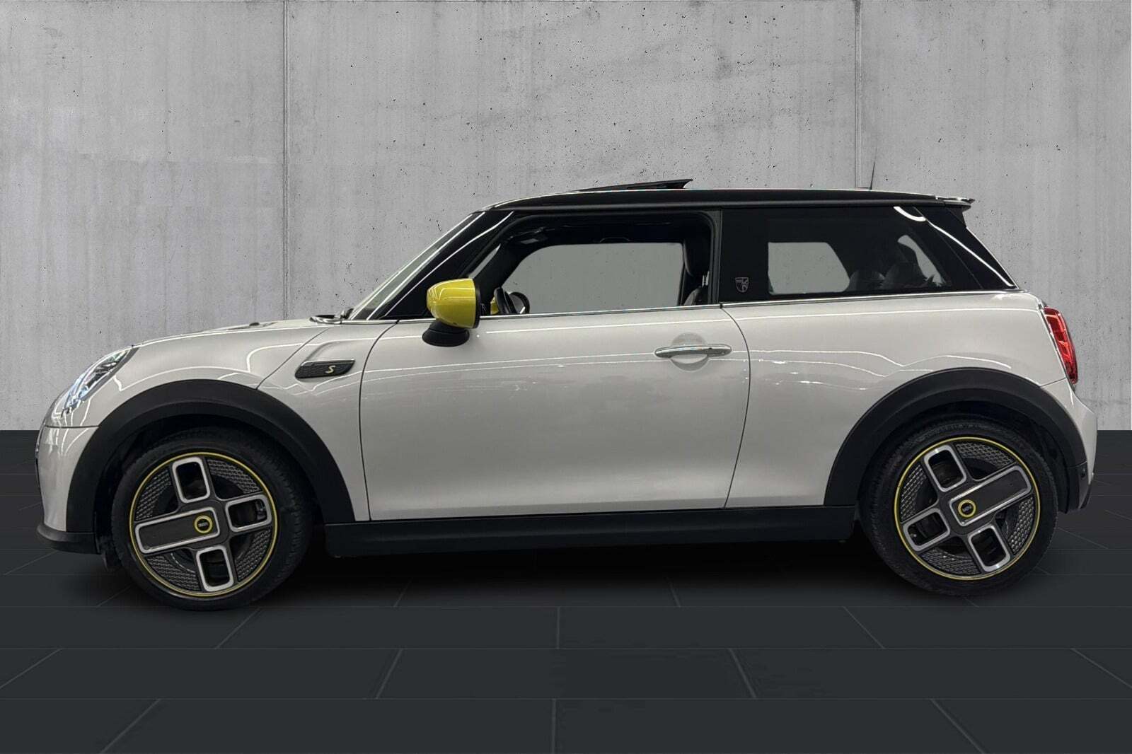 Mini Cooper SE Younique Trim