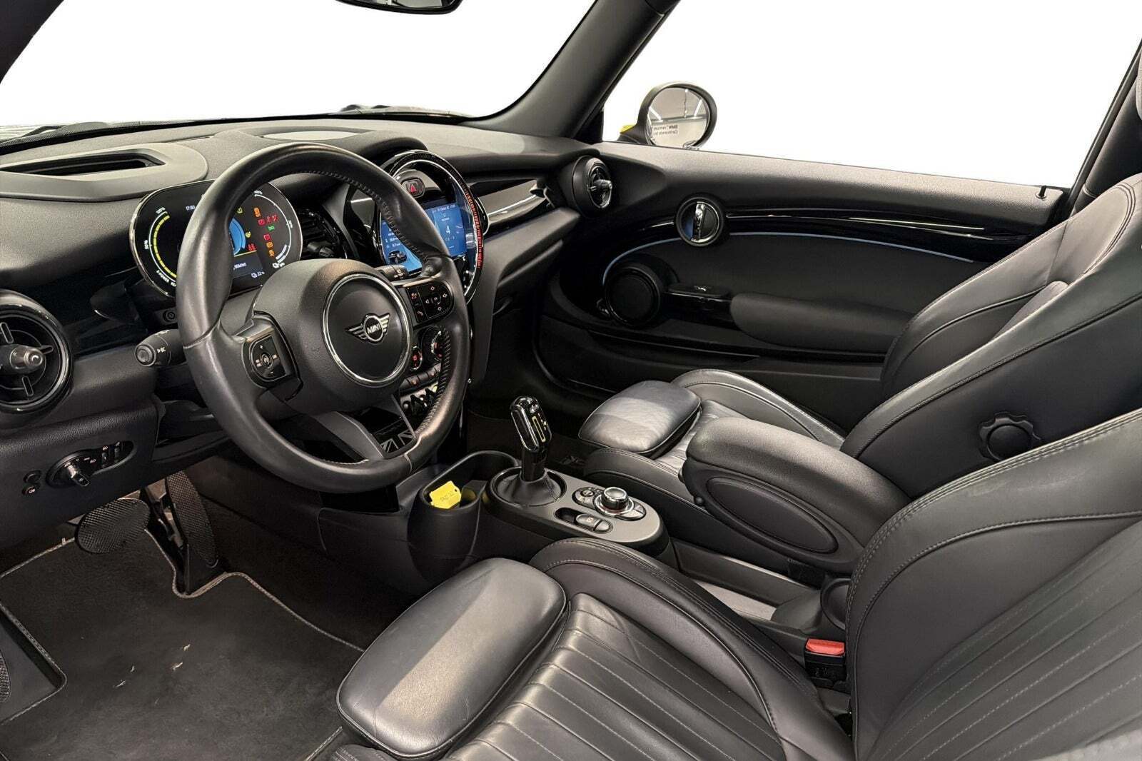 Mini Cooper SE Younique Trim