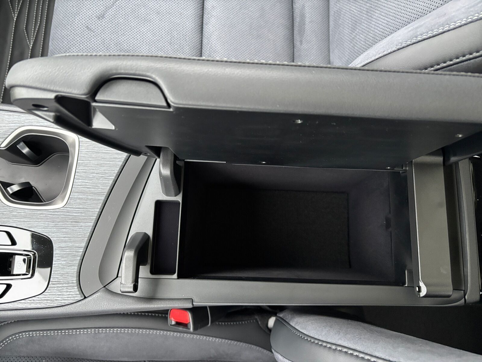 Hvid Lexus RZ fra 2025