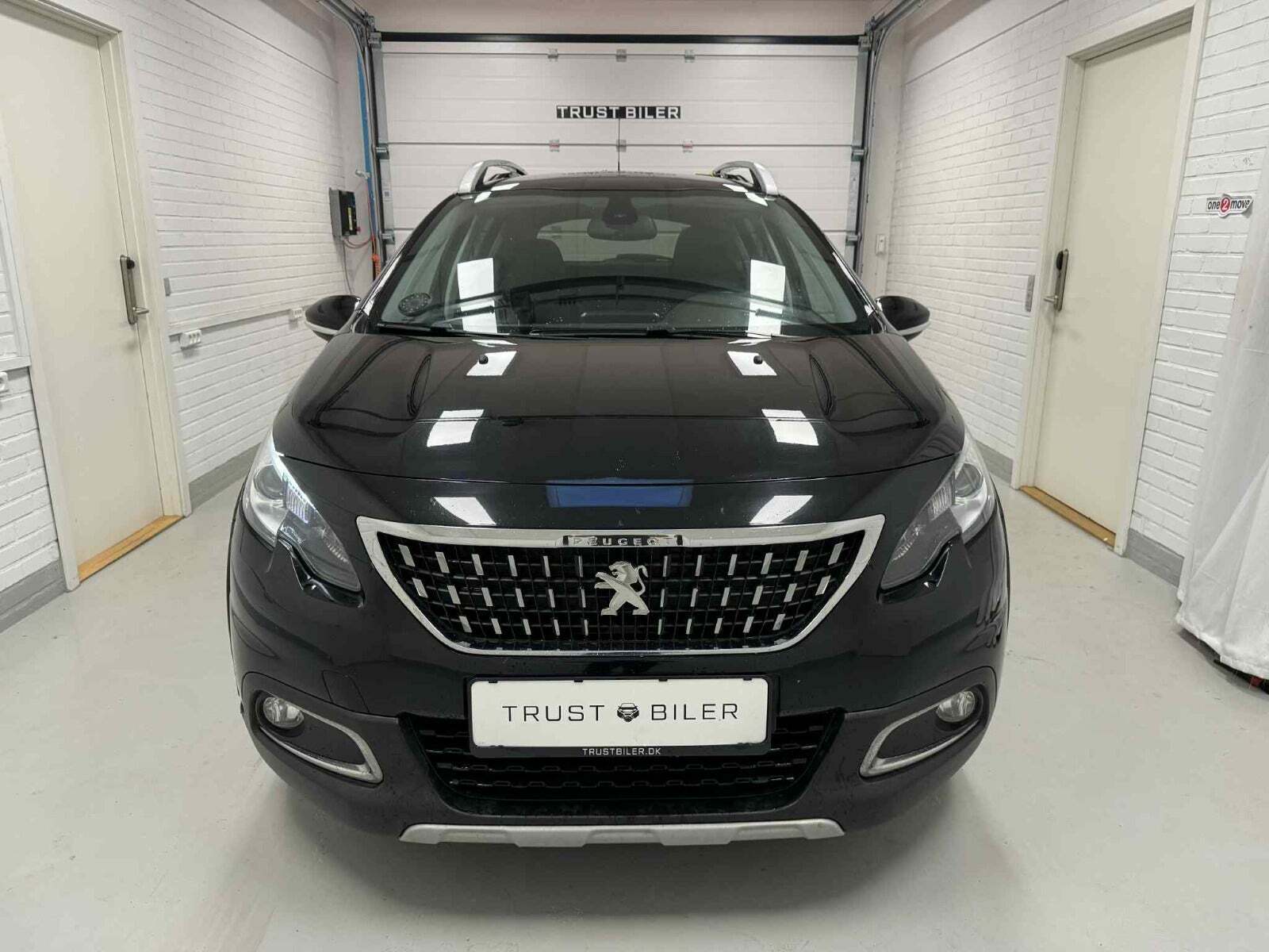 Peugeot 2008 1,6 BlueHDi 100 Allure Sky