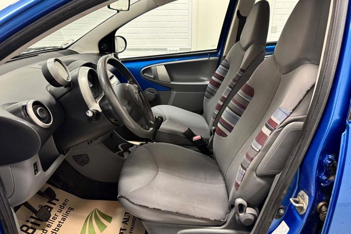 Blå Citroën C1 fra 2011